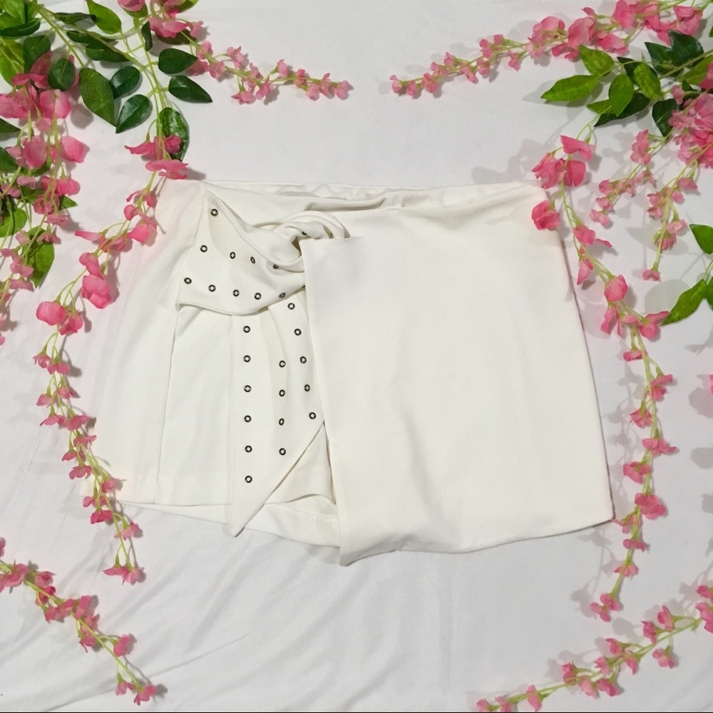 ‼️Final Price‼️White Shorts